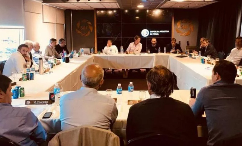 Superliga podría convocar esta semana a reunión de Comité Ejecutivo para resolver si posterga la reanudación del torneo
