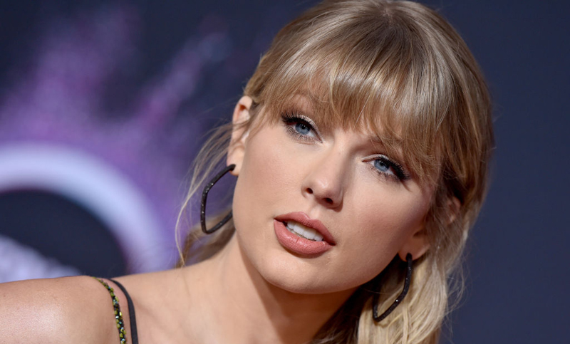 Taylor Swift será galardonada por su apoyo a comunidad LGBT+