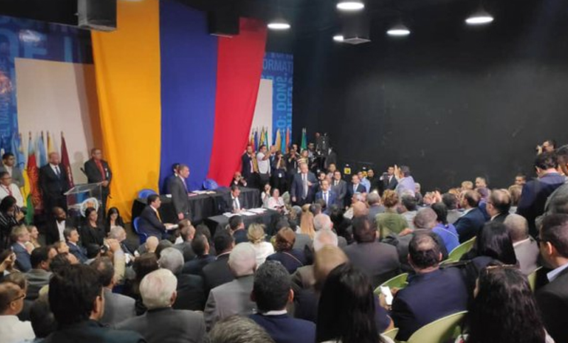 Confusa situación en el parlamento de Venezuela, que eligió a dos presidentes