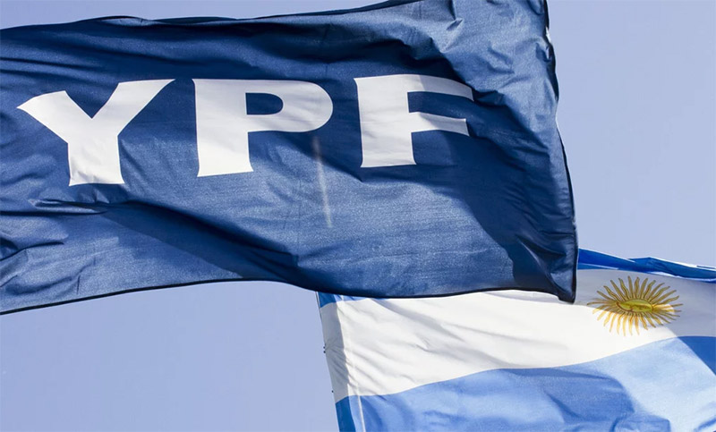 YPF vuelve a comprar pelotas de fútbol en la industria nacional