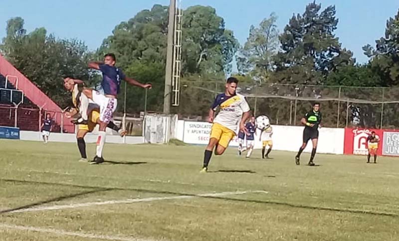 Los pibes del Charrúa debutaron con una derrota en la Copa Federación