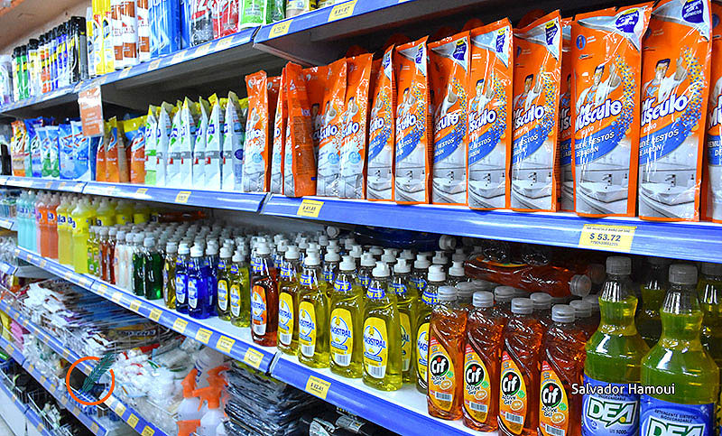 Contrapunto entre supermercados y distribuidores por conveniencia de la ley de góndolas