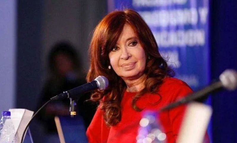 Cristina denunció que el gobierno macrista utilizó «grupos de tareas» para “perseguirla»