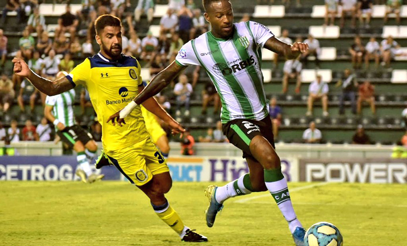 Central exhibió una leve mejoría y consiguió un empate agónico ante Banfield