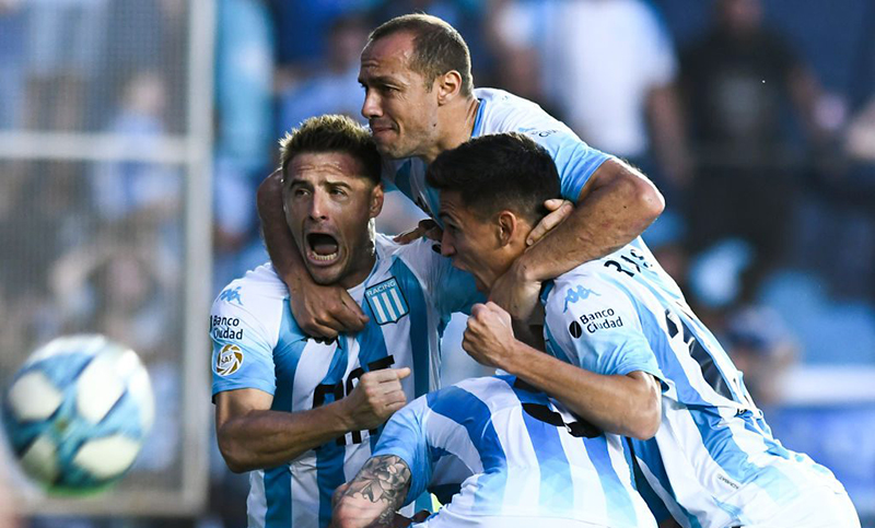 Hazaña: con nueve hombres, Racing se quedó con el clásico de Avellaneda