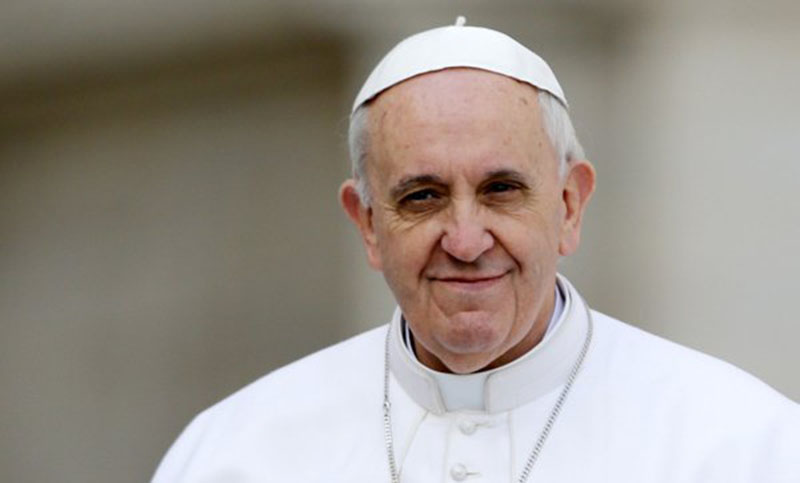 El Papa pidió «combatir cualquier forma de violación de la dignidad»