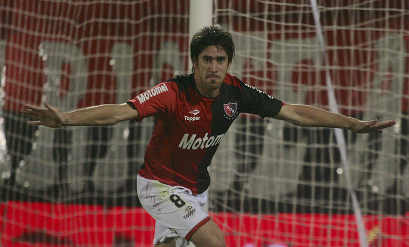 Pérez: “Ojalá que podamos convencer a Scocco para que venga en junio»
