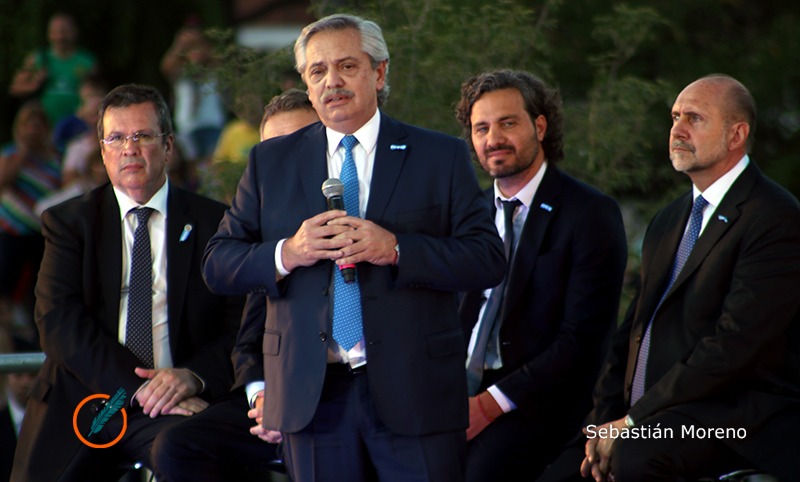 El presidente dialogó en Rosario con los padres de Carlos Orellano