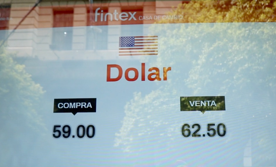 La leve estabilidad del dólar y un proceso inflacionario que no permite crecer a la Argentina