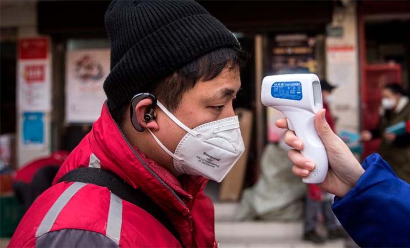 China acusa a Estados Unidos de “sembrar pánico” por el coronavirus