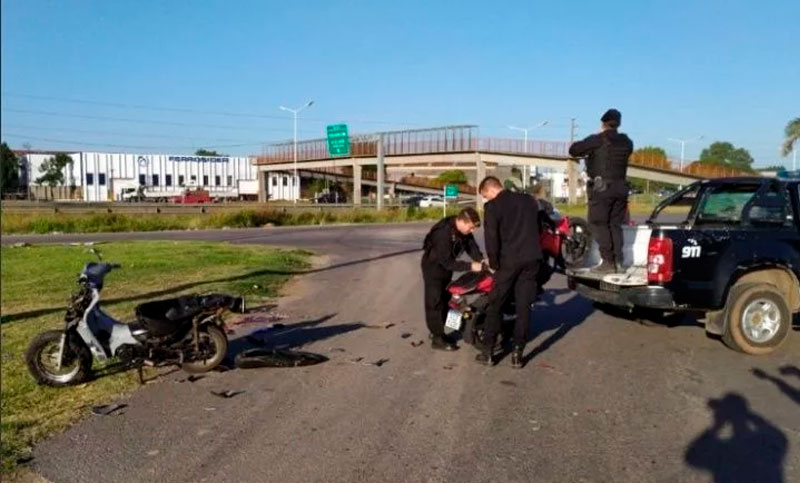 Un choque entre dos motos se cobró la vida de un hombre de 54 años