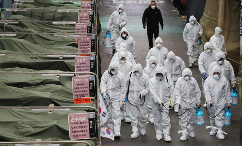 La OMS advierte que el coronavirus «tiene el potencial de causar turbulencias políticas, sociales y económicas graves»