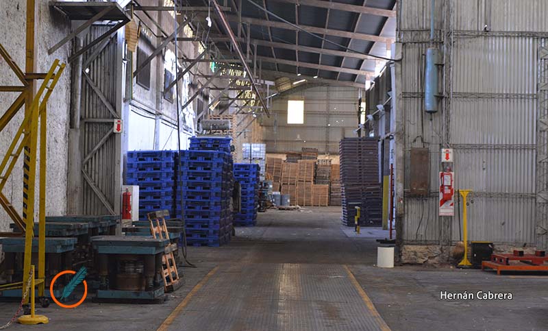 La industria cayó 6,4% y la construcción se derrumbó 7,9% en el último año de Macri