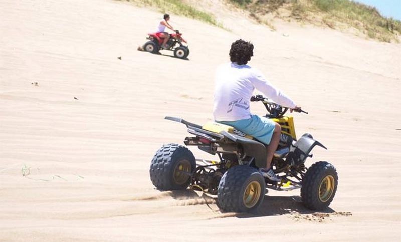 Un muerto y tres heridos al chocar un cuatriciclo y una moto durante una «picada» ilegal