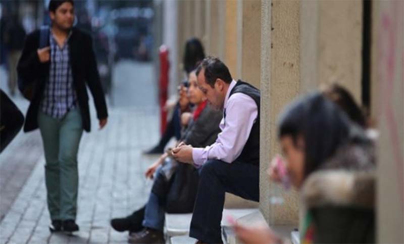 El desempleo en Chile subió a 7,4%, la cifra más alta desde 2011