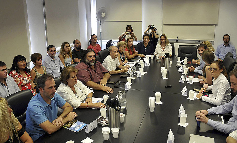 Los docentes bonaerenses están cerca del acuerdo y los porteños debatirán la propuesta
