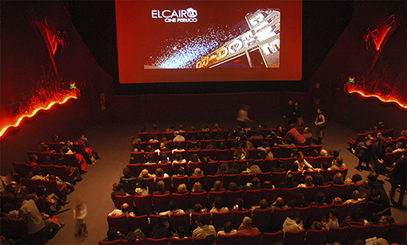 A sala llena: el Cine El Cairo finalmente reabrió sus puertas