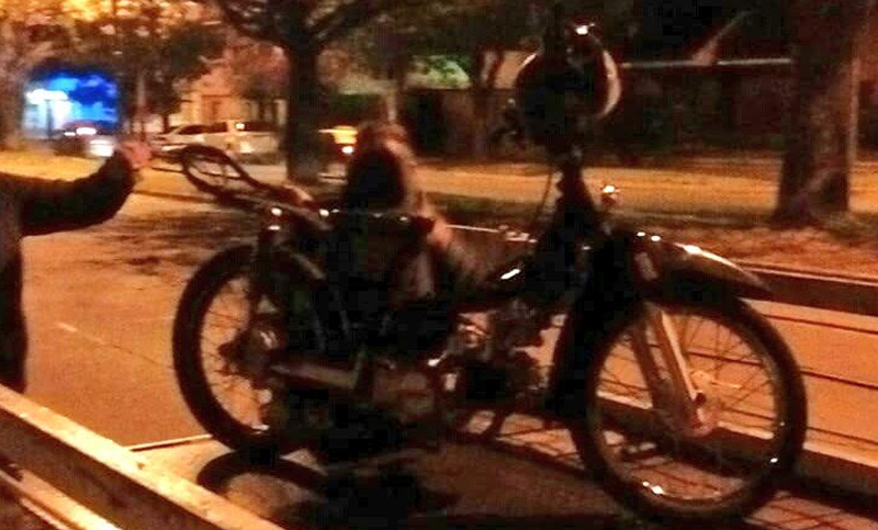 Desbarataron una picada ilegal de motos en el Parque Scalabrini Ortiz