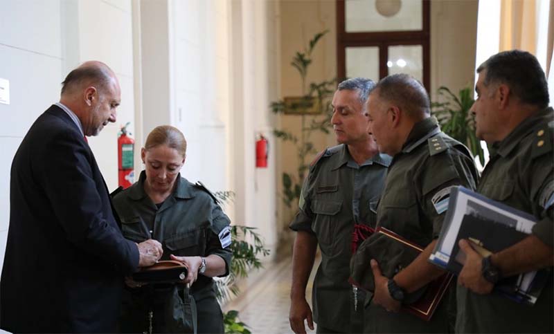 Perotti se reunió con Gendarmería para coordinar acciones en seguridad