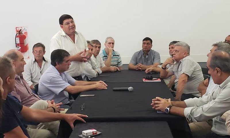 Cumbre de intendentes y gremialistas del cordón industrial por Vicentín
