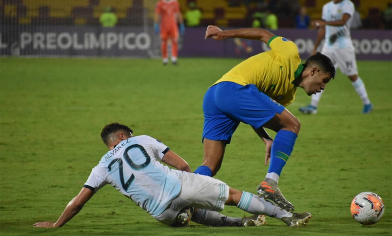 Argentina se relajó tras la clasificación y Brasil la goleó 3 a 0