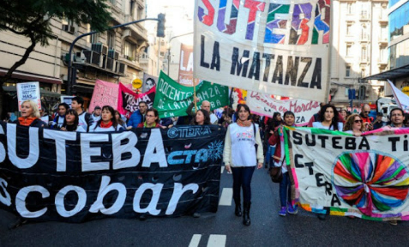 Suteba cree necesario «revertir políticas de ajuste y descompromiso»
