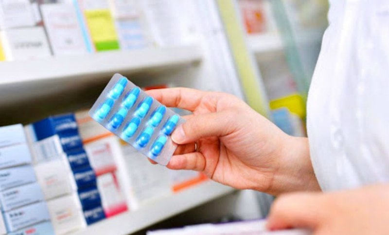 Ordenan que cadenas de farmacias reconozcan la representación del gremio de los profesionales