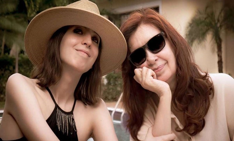 Cristina y Florencia Kirchner regresan al país este domingo y quedarán aisladas