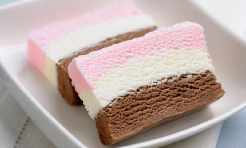 Anmat prohíbe la venta de «helado tricolor» que se vende en una cadena de supermercados