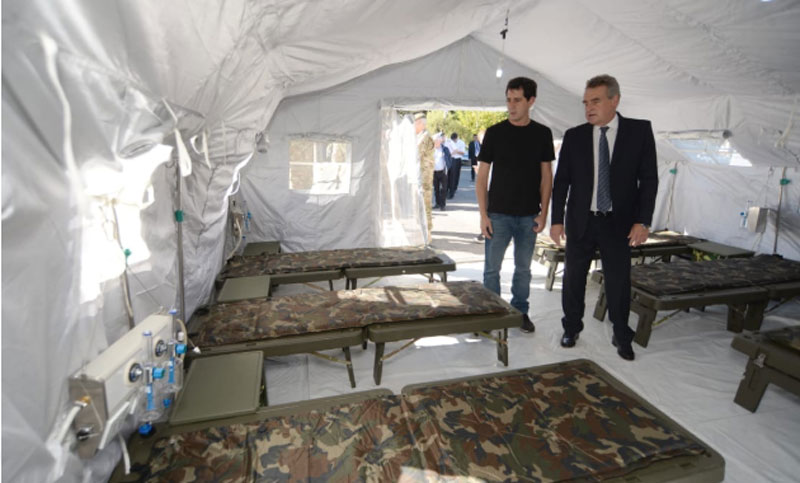 Rossi y de Pedro recorrieron el Hospital Militar Reubicable emplazado en Campo de Mayo