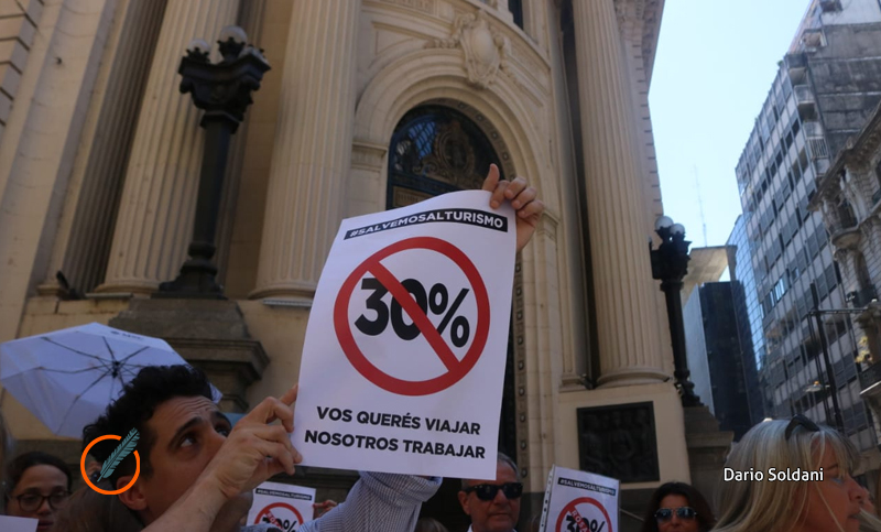 Agentes de viajes y operadores se manifestaron contra el 30% al turismo