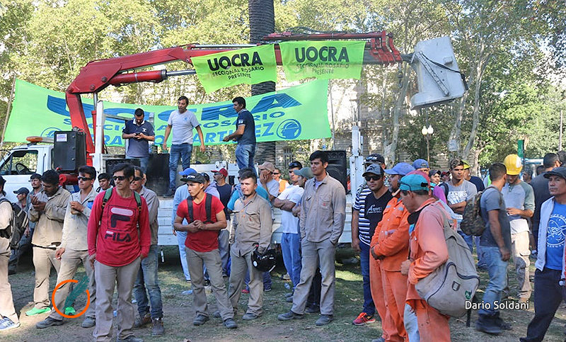 Trabajadores de la construcción protestaron por las obras paralizadas en Santa Fe