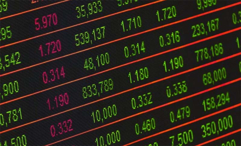 Lunes negro: Wall Street abre en baja, se frenan las operaciones y se desploma el petróleo