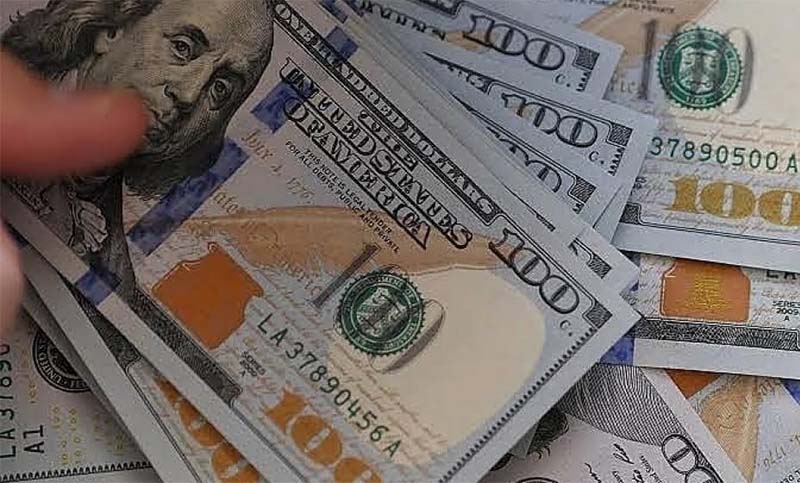El dólar abre estable a $65 en el Banco Nación y el riesgo país sigue en 4.295 puntos