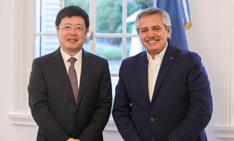 Fernández habló con el embajador chino del medicamento para combatir el coronavirus