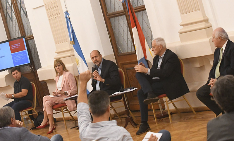 Perotti recibió a Lifschitz y otros legisladores en la Casa Gris