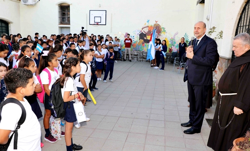 Perotti: «Vamos a abrir la inscripción el lunes del boleto educativo»