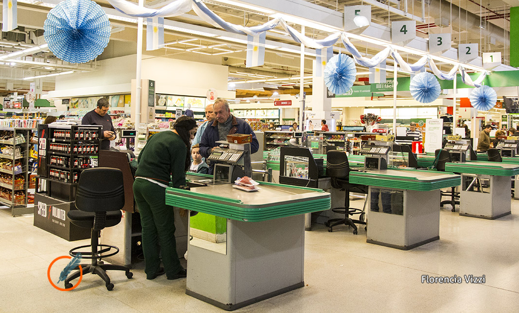 El gremio de Comercio logró un “aporte solidario” extra para empleados de supermercados