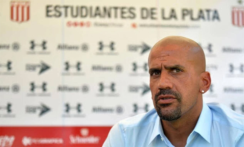 Estudiantes de La Plata, el primer club argentino en recortar sueldos
