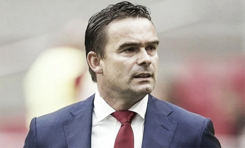 El entrenador del Ajax aseguró que la UEFA piensa más en el dinero que en la salud