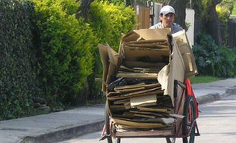 El cartonero Sergio Sánchez le agradeció al Papa por su pedido de salario universal