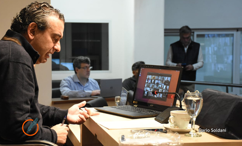 Javkin: “Vamos a tratar de implementar esta semana un instrumento de vidriera online”