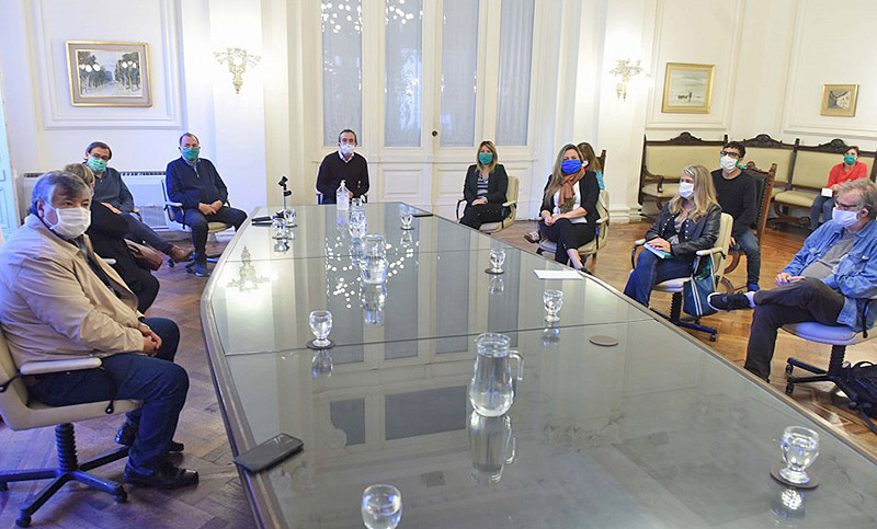 Entre apoyos y señalamientos se reunieron gremios con el intendente Javkin