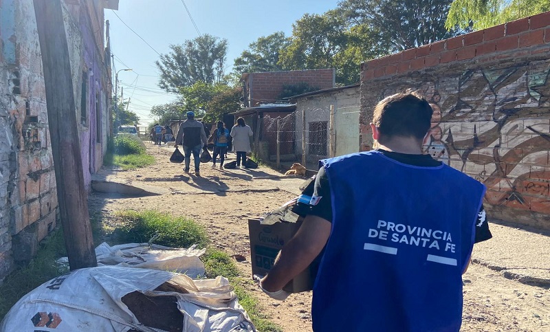 Continúa la entrega de kits alimentarios en barrios de la ciudad