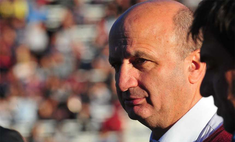 El presidente de Lanús afirmó que el fútbol volvería en agosto
