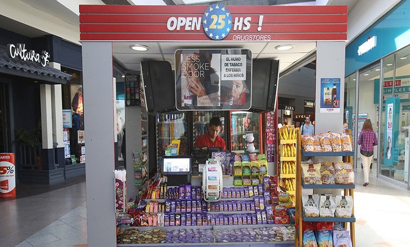 La cadena de kioscos «Open 25» despidió a más de 50 empleados 