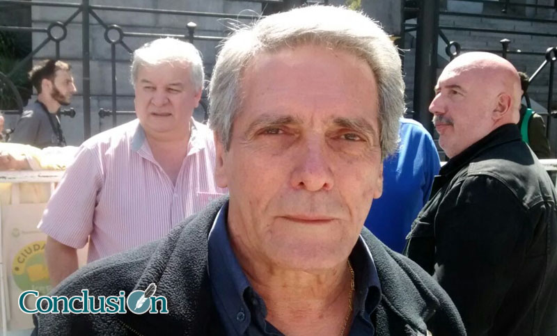 Acuña reclamó que el gobierno y los empresarios se reúnan con la CGT para asegurar que no haya despidos