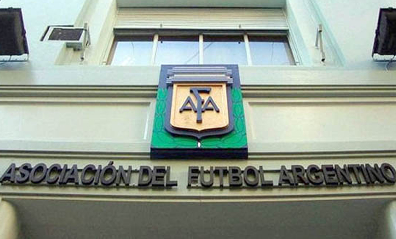 La AFA distribuyó un millón de pesos a cada club que les fue enviado por Conmebol