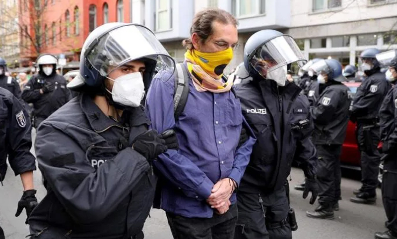 Ante un oscuro parorama económico y protestas, Alemania supera las 5.600 muertes por coronavirus