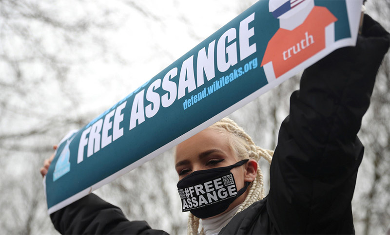 La vida de Assange corre peligro tras la primera muerte por covid-19 en la prisión de Belmarsh